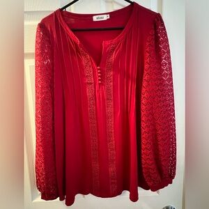Women's Blouse with lace sleeves